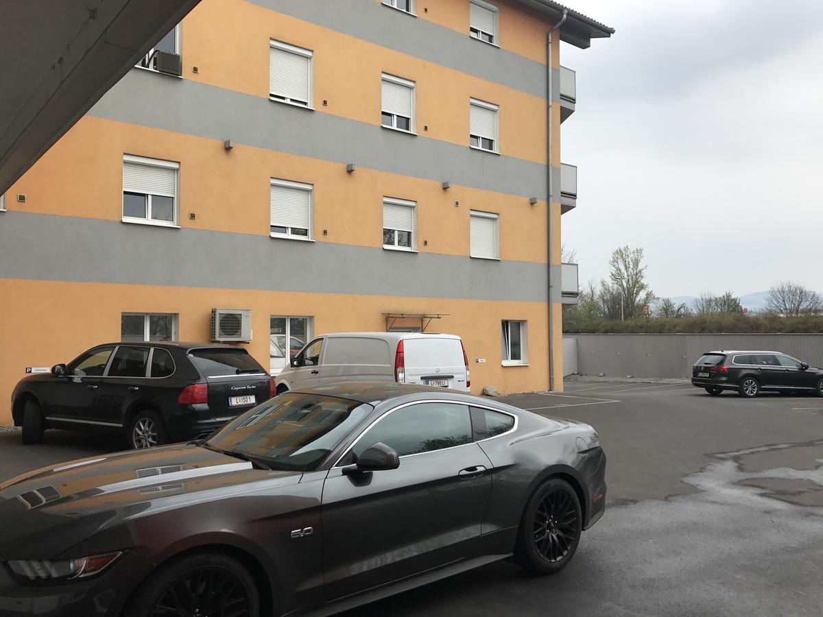 Montagehotel Living@Лінц Екстер'єр фото